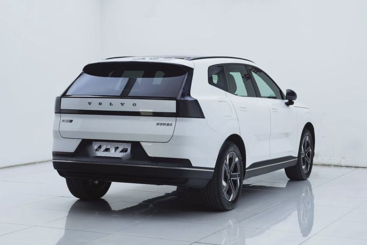 Used Volvo XC70 Plug-in Hybrid 2026 Model Four-Wheel Drive Long-Range Core Exterior 5