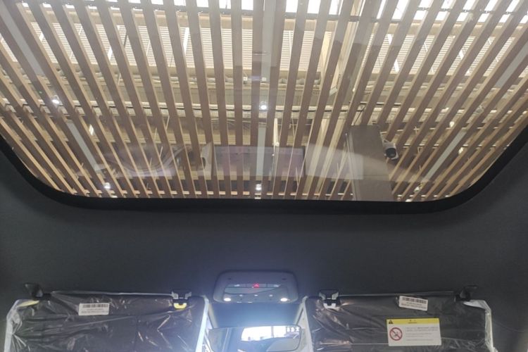 Used Volvo XC70 Plug-in Hybrid 2026 Model Four-Wheel Drive Long-Range Core Headliner