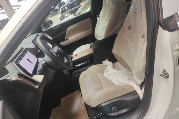 Used Volvo XC70 Plug-in Hybrid 2026 Model Four-Wheel Drive Long-Range Core Left Front Seat