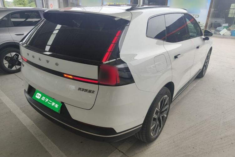 Used Volvo XC70 Plug-in Hybrid 2026 Model Four-Wheel Drive Long-Range Plus Rear Right 45 Deg