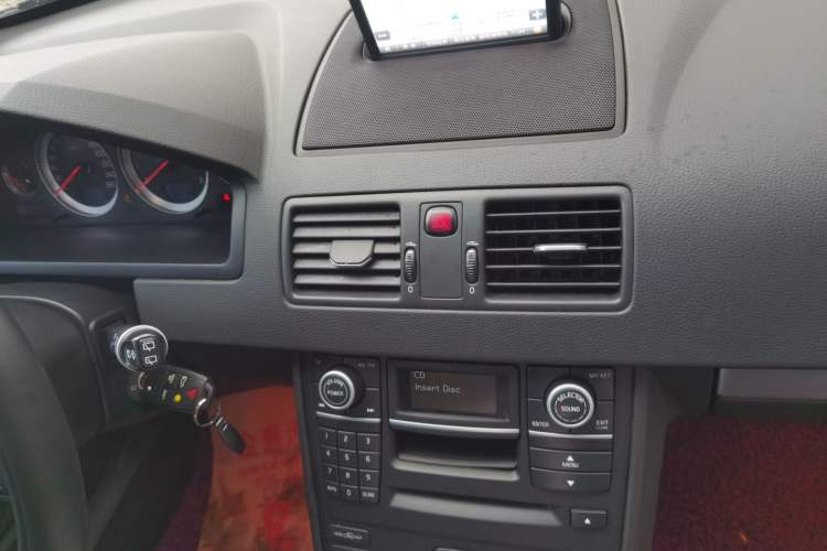 Used Volvo XC Classic 2014 T5 Luxury Edition Audio And AC Panel