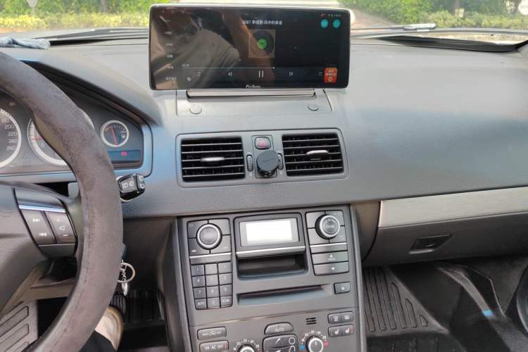 Used Volvo XC Classic 2014 T5 Luxury Edition Audio And AC Panel