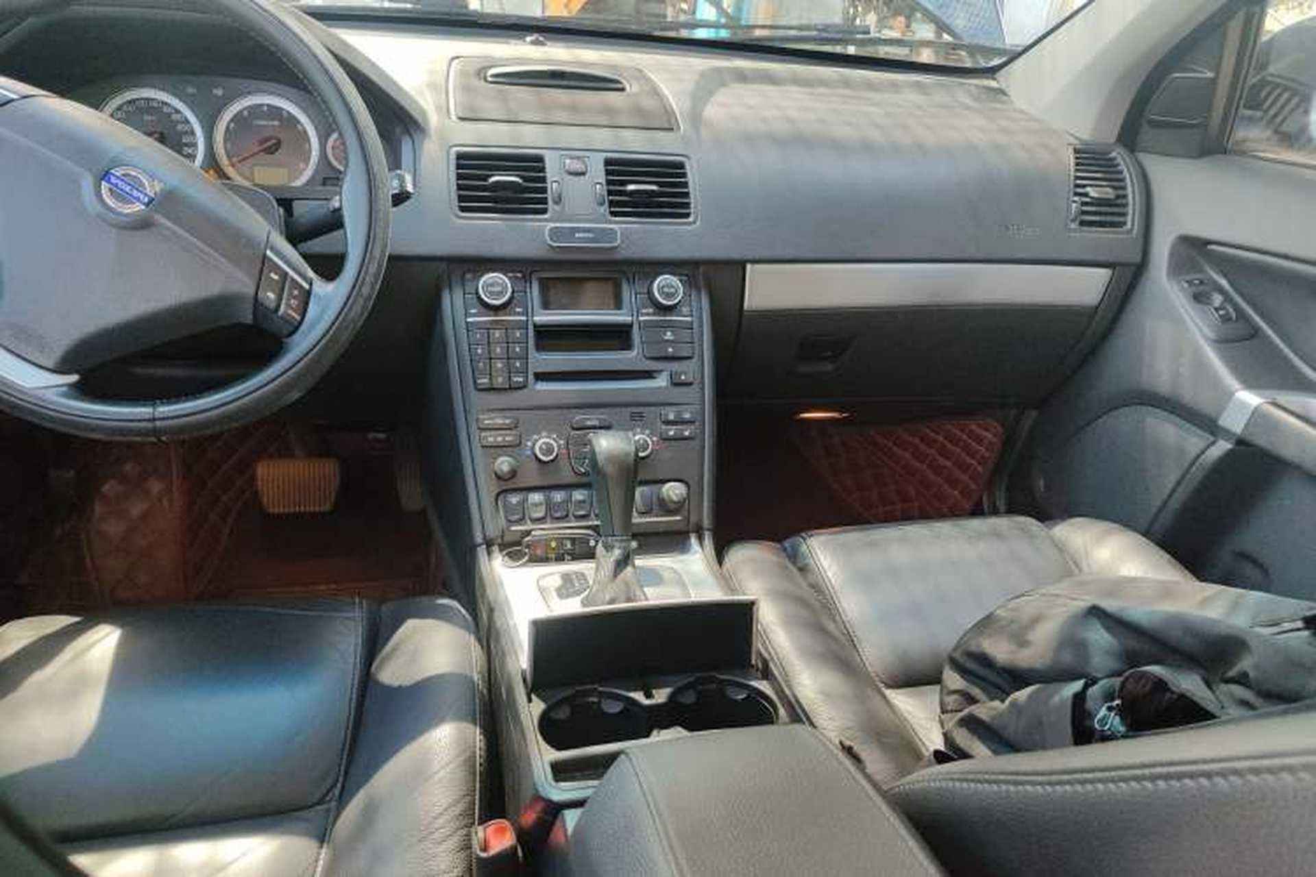 Used Volvo XC Classic 2014 T5 Luxury Edition Audio And AC Panel
