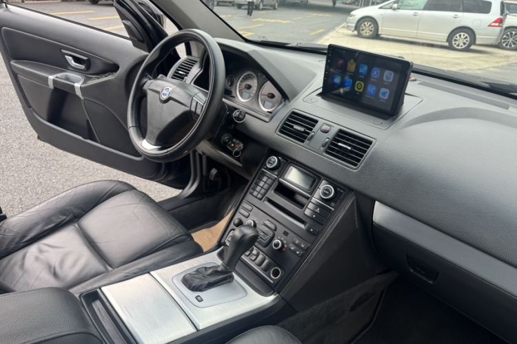 Used Volvo XC Classic 2014 T5 Luxury Edition Audio And AC Panel