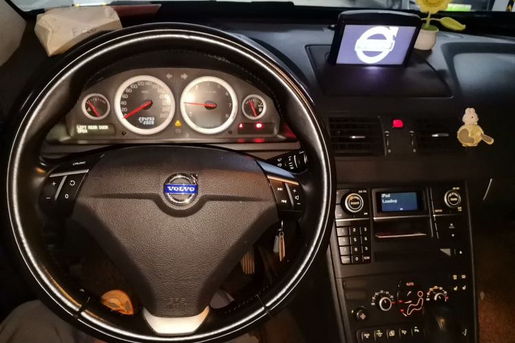 Used Volvo XC Classic 2014 T5 Luxury Edition Center Console