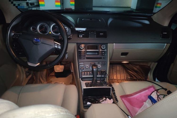 Used Volvo XC Classic 2014 T5 Luxury Edition Center Console