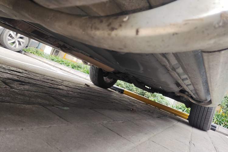 Used Volvo XC Classic 2014 T5 Luxury Edition Chassis Front Left