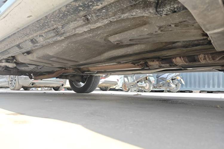 Used Volvo XC Classic 2014 T5 Luxury Edition Chassis Front Right