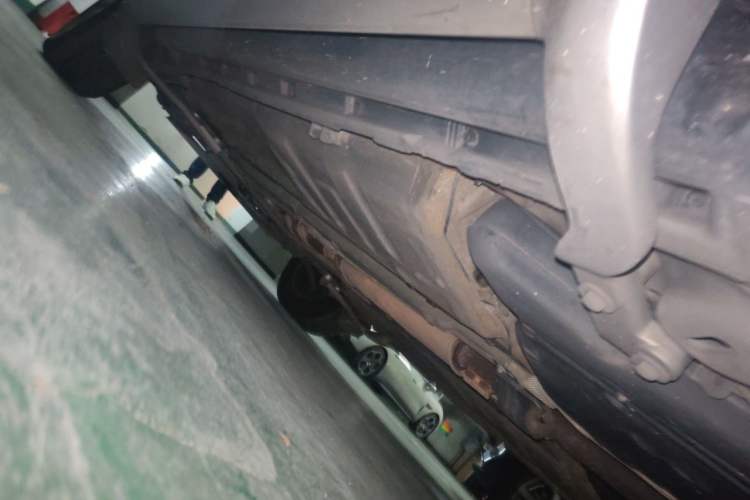 Used Volvo XC Classic 2014 T5 Luxury Edition Chassis Rear Left