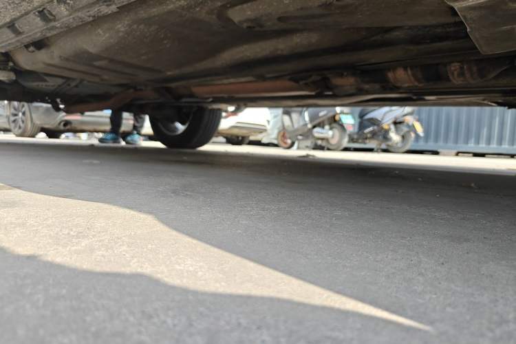 Used Volvo XC Classic 2014 T5 Luxury Edition Chassis Rear Left