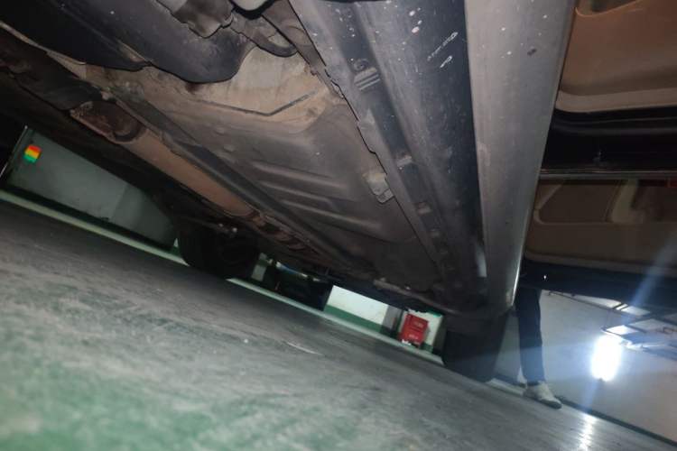 Used Volvo XC Classic 2014 T5 Luxury Edition Chassis Rear Right