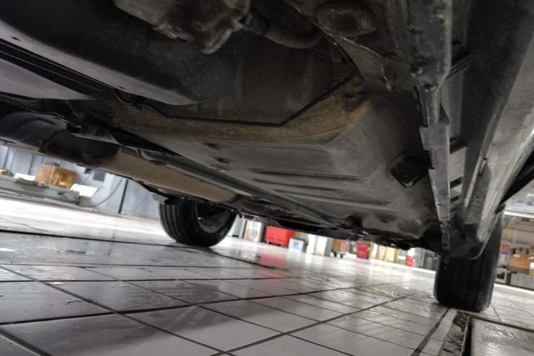 Used Volvo XC Classic 2014 T5 Luxury Edition Chassis Rear Right