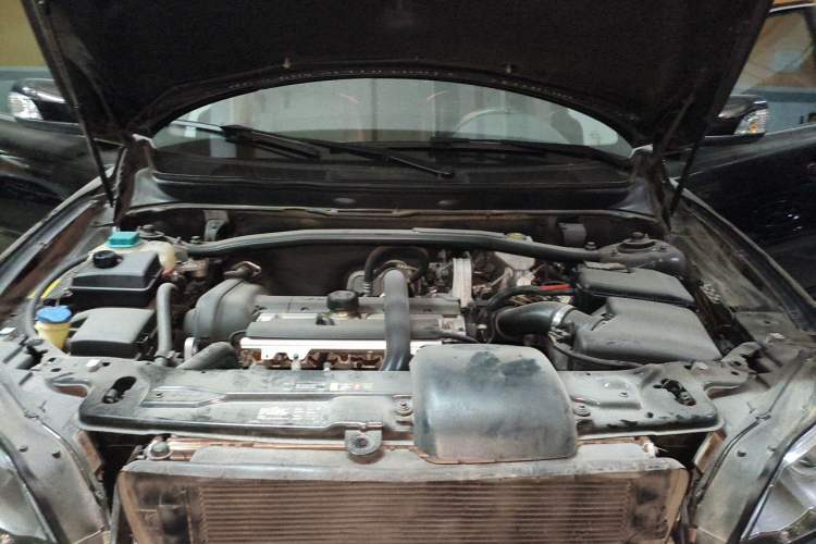 Used Volvo XC Classic 2014 T5 Luxury Edition Engine Bay