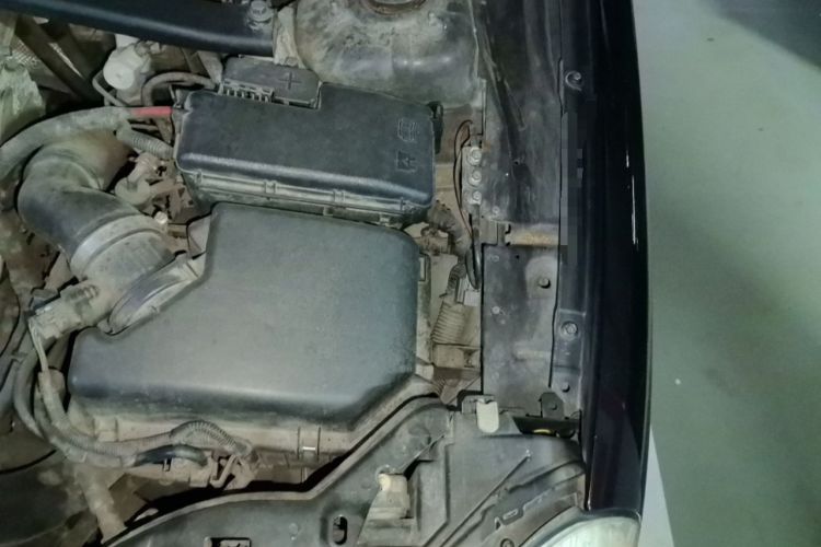 Used Volvo XC Classic 2014 T5 Luxury Edition Engine Bay Left
