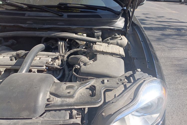 Used Volvo XC Classic 2014 T5 Executive Edition Engine Bay Left