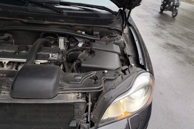 Used Volvo XC Classic 2014 T5 Luxury Edition Engine Bay Left