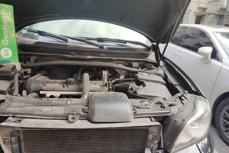 Used Volvo XC Classic 2014 T5 Luxury Edition Engine Bay Left