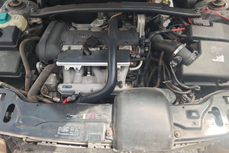 Used Volvo XC Classic  Engine Bay