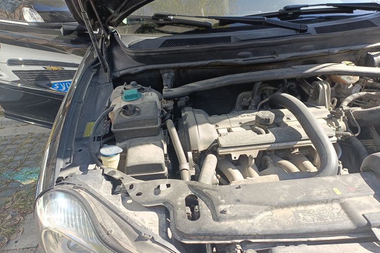 Used Volvo XC Classic 2014 T5 Executive Edition Engine Bay Right
