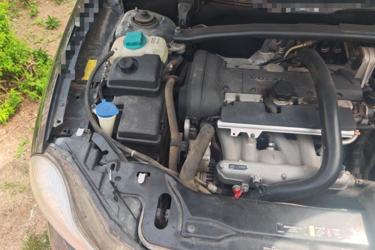Used Volvo XC Classic  Engine Bay Right