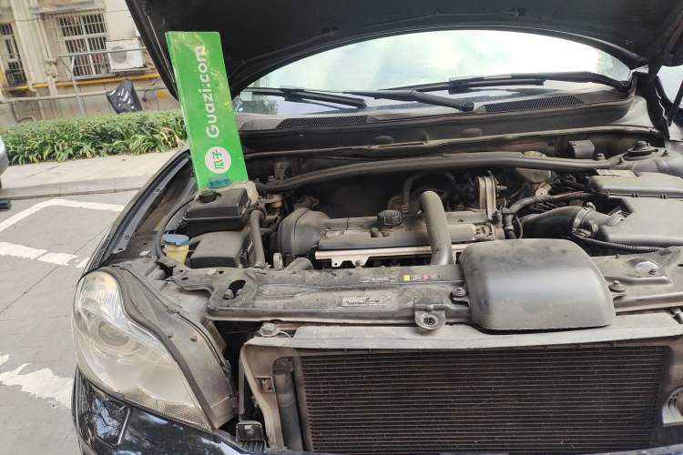 Used Volvo XC Classic 2014 T5 Luxury Edition Engine Bay Right
