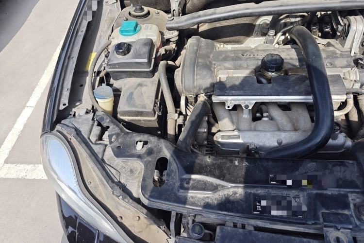 Used Volvo XC Classic 2014 T5 Luxury Edition Engine Bay Right