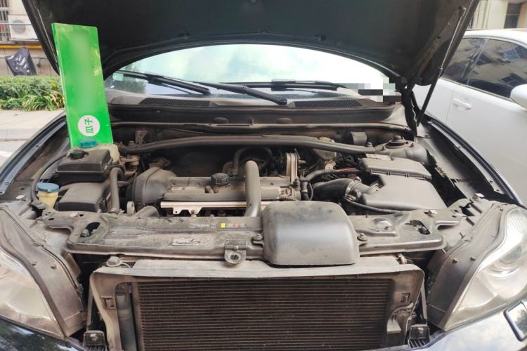 Used Volvo XC Classic 2014 T5 Luxury Edition Engine Bay