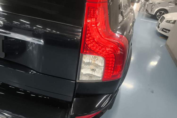 Used Volvo XC Classic 2014 T5 Luxury Edition Exterior 6