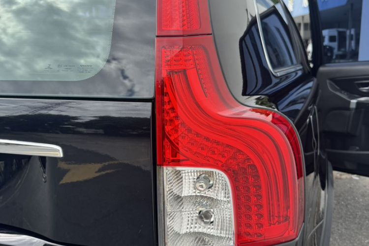 Used Volvo XC Classic 2014 T5 Luxury Edition Exterior 6