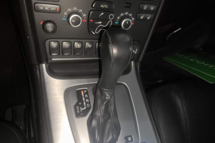 Used Volvo XC Classic 2014 T5 Luxury Edition Gear Lever