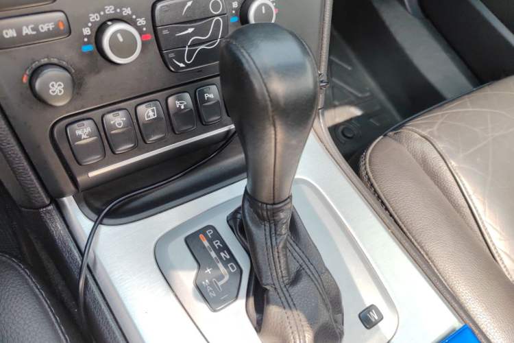 Used Volvo XC Classic 2014 T5 Luxury Edition Gear Lever