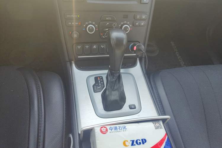 Used Volvo XC Classic 2014 T5 Luxury Edition Gear Lever