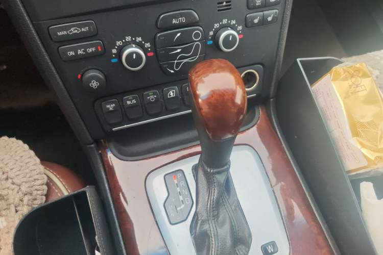 Used Volvo XC Classic  Gear Lever
