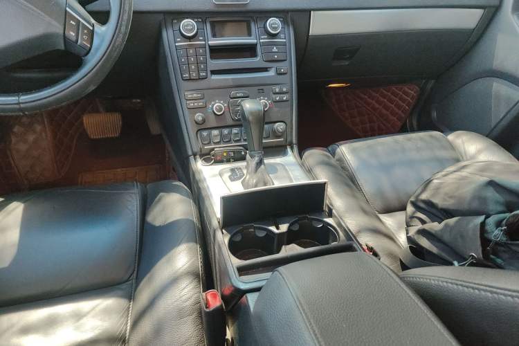Used Volvo XC Classic 2014 T5 Luxury Edition Gear Lever