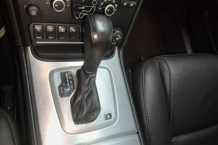 Used Volvo XC Classic 2014 T5 Luxury Edition Gear Lever