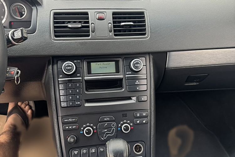 Used Volvo XC Classic 2014 T5 Luxury Edition Gear Lever