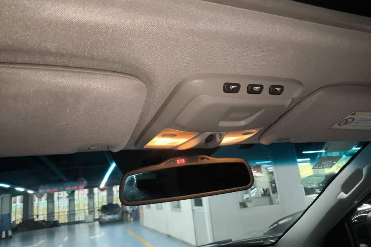 Used Volvo XC Classic 2014 T5 Luxury Edition Headliner