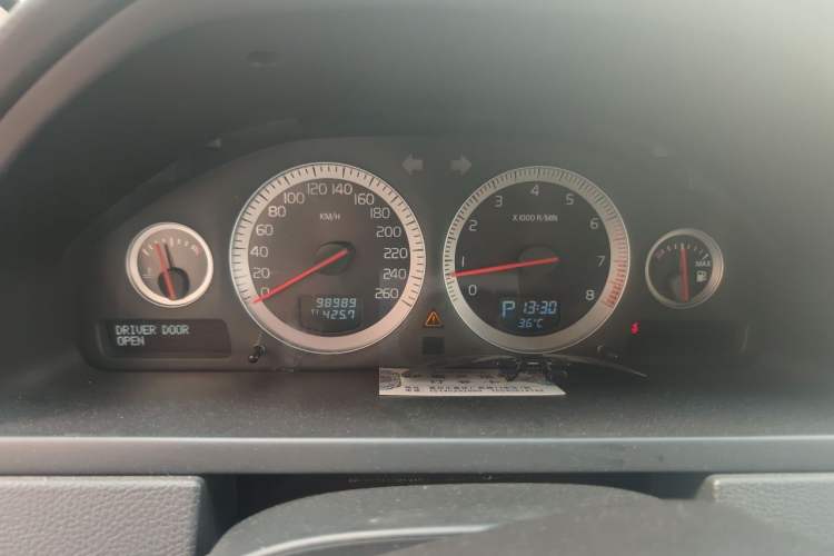 Used Volvo XC Classic  Instrument Cluster