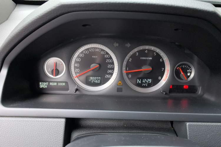 Used Volvo XC Classic 2014 T5 Luxury Edition Instrument Cluster