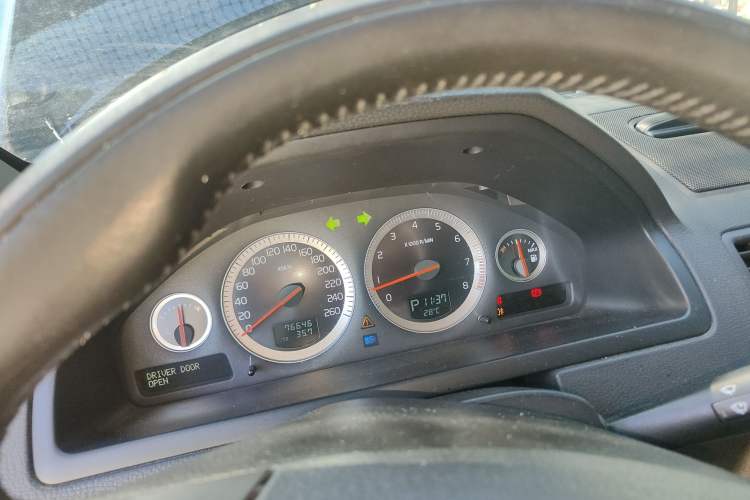 Used Volvo XC Classic 2014 T5 Luxury Edition Instrument Cluster