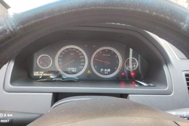 Used Volvo XC Classic 2014 T5 Luxury Edition Instrument Cluster