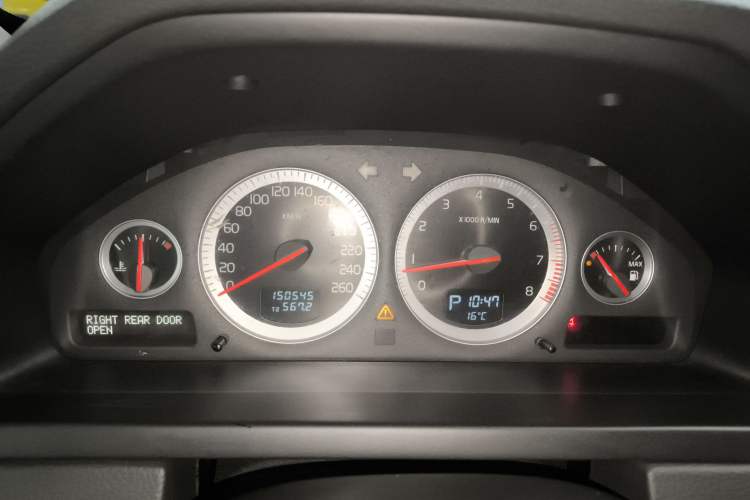 Used Volvo XC Classic 2014 T5 Luxury Edition Instrument Cluster
