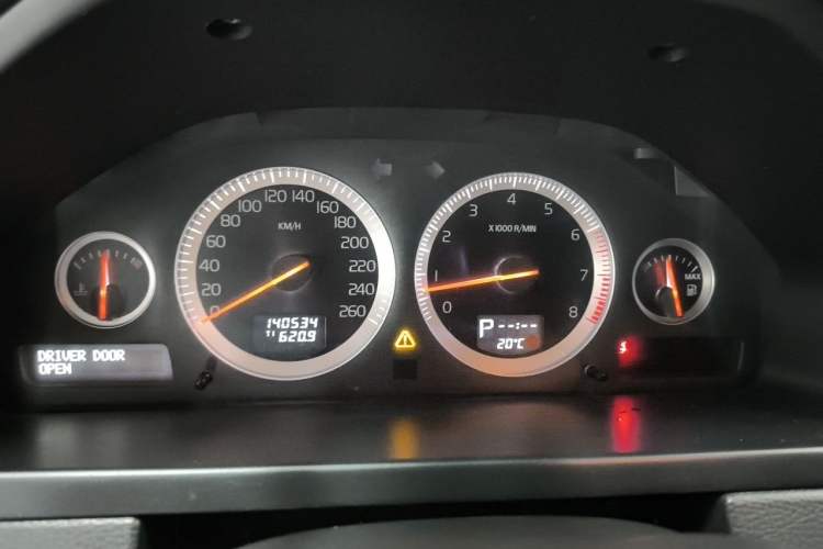 Used Volvo XC Classic 2014 T5 Luxury Edition Instrument Cluster