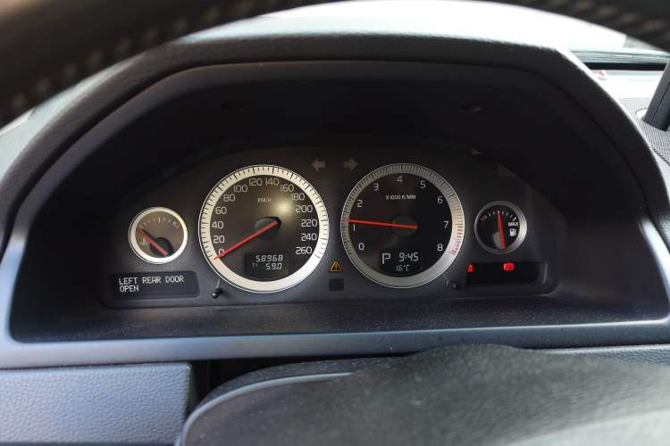 Used Volvo XC Classic 2014 T5 Executive Edition Instrument Cluster