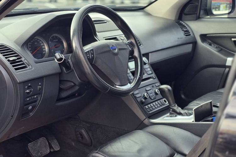 Used Volvo XC Classic 2014 T5 Luxury Edition Interior 2