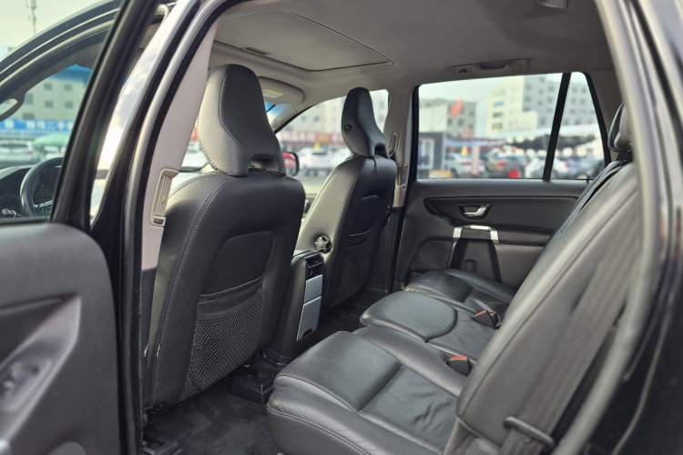 Used Volvo XC Classic 2014 T5 Luxury Edition Interior 3