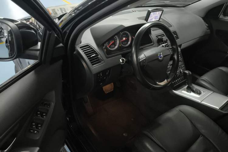 Used Volvo XC Classic 2014 T5 Luxury Edition Interior 3
