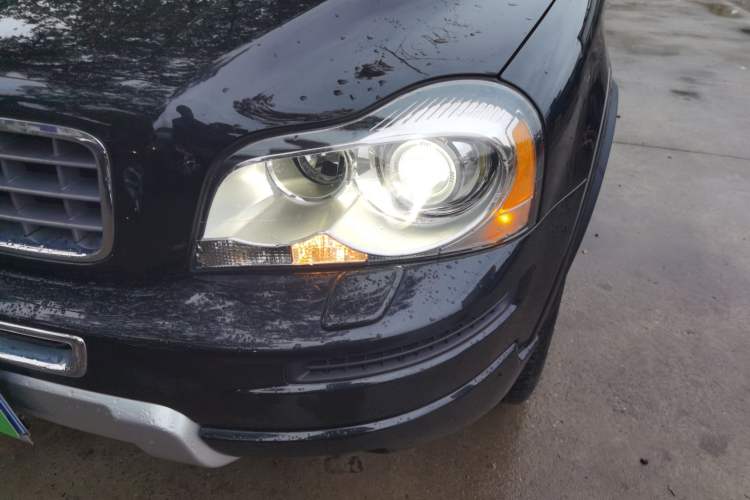 Used Volvo XC Classic 2014 T5 Luxury Edition Left Front Headlight