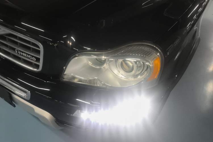 Used Volvo XC Classic 2014 T5 Luxury Edition Left Front Headlight