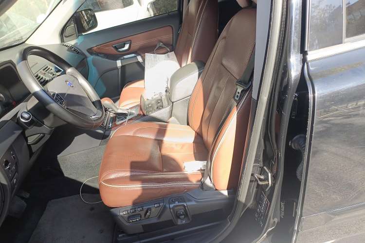 Used Volvo XC Classic 2014 T5 Executive Edition Left Front Seat